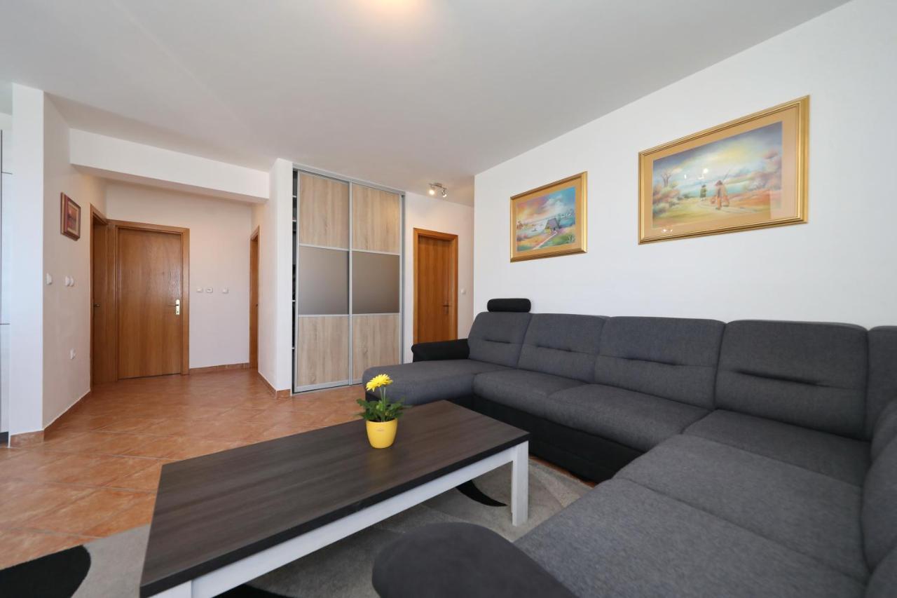 Apartment Dora 普莱克 外观 照片