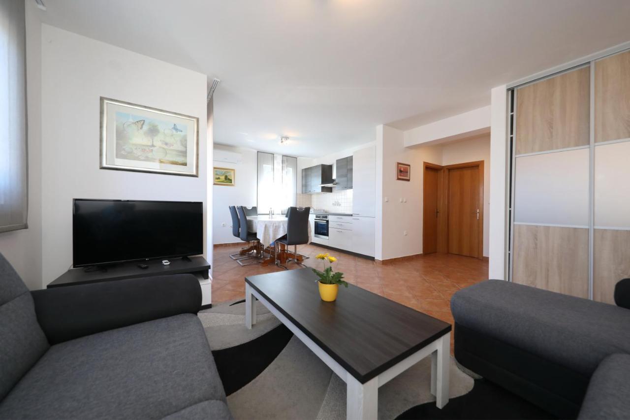 Apartment Dora 普莱克 外观 照片