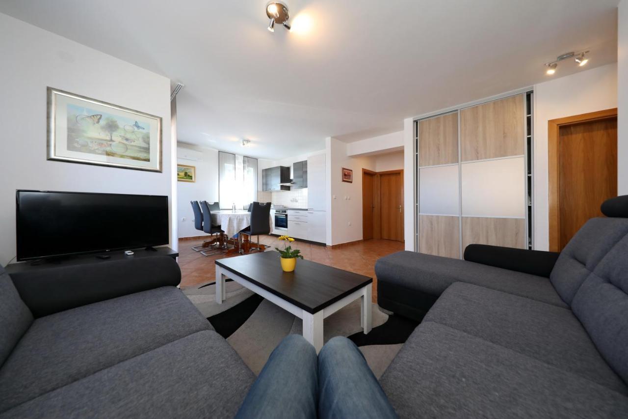 Apartment Dora 普莱克 外观 照片